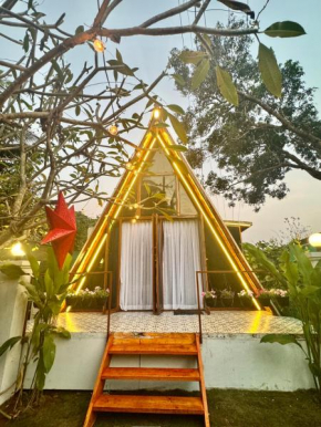 Odyssey Goa - Luxury A frame with private lawn